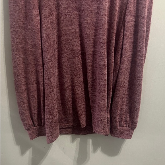 Chic Burgundy Women's Blouse - Picture 5 of 14